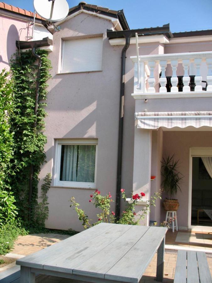 Zsa Zsa Holiday Home Srima Luaran gambar