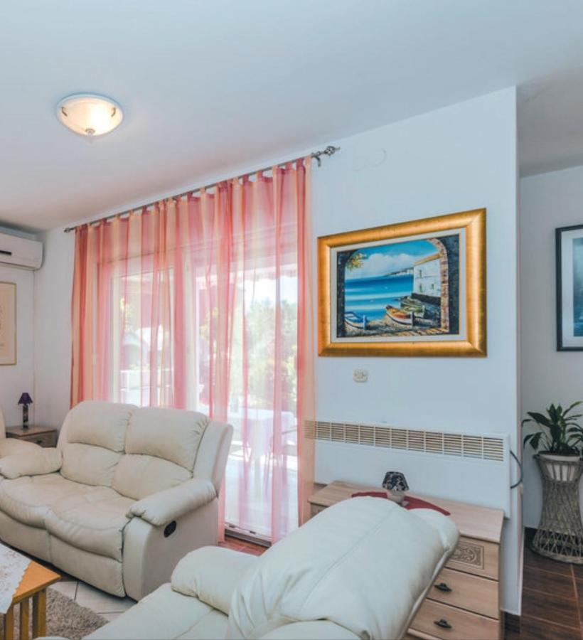 Zsa Zsa Holiday Home Srima Luaran gambar