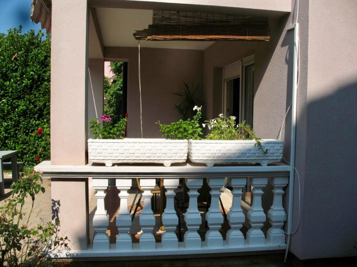 Zsa Zsa Holiday Home Srima Luaran gambar